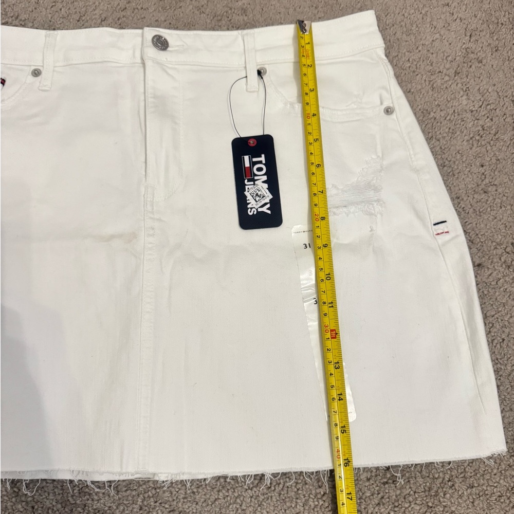 Tommy Jeans Women's White Denim Distressed Logo A-Line Skirt Size 31 - Picture 5 of 8